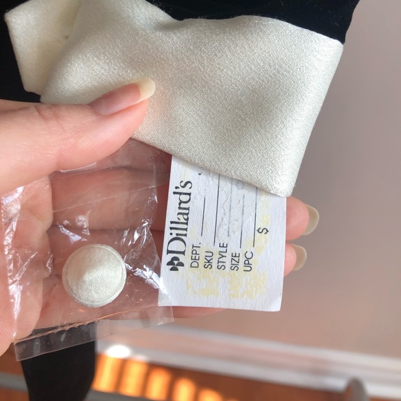 HOST PICK ✨ Vintage Papell Petites Velvet Dress - Picture 4 of 7